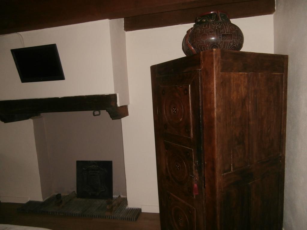 L'Apotheis Bed & Breakfast Saint-Thegonnec Loc-Eguiner Ruang foto