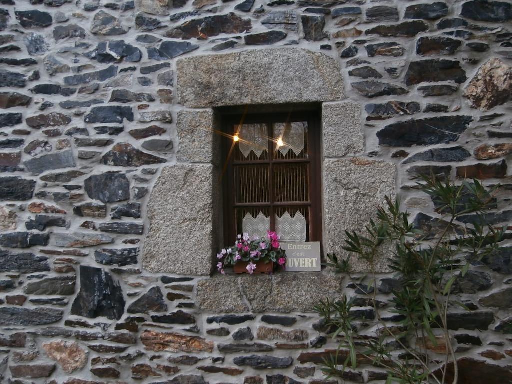 L'Apotheis Bed & Breakfast Saint-Thegonnec Loc-Eguiner Bagian luar foto