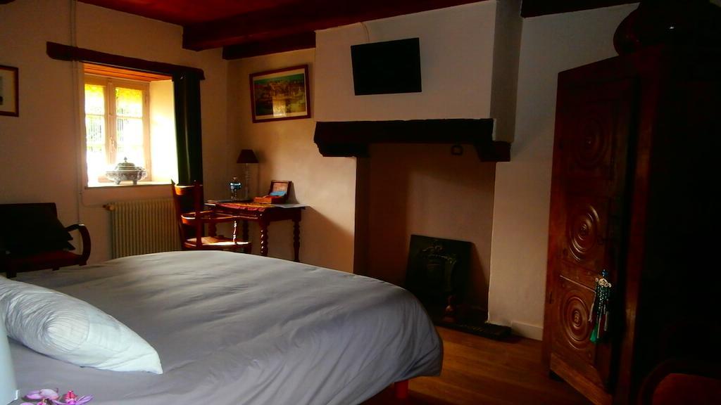 L'Apotheis Bed & Breakfast Saint-Thegonnec Loc-Eguiner Ruang foto